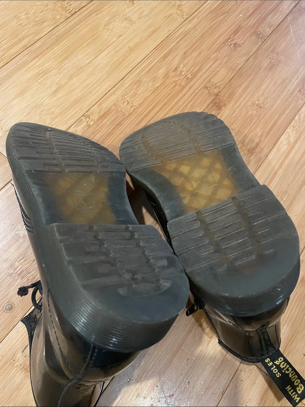 Dr. Martens Kids Black Patent Leather Lace-Up Boots kids size 2